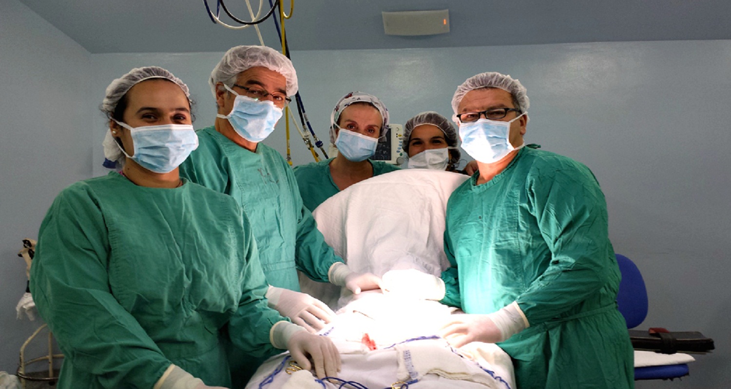 Operativo de salud para niños Hospital de Linares