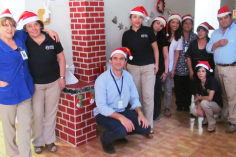 Thumbnail - Colaboradores decoran Centro de Diagnóstico en Navidad